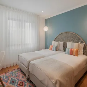 https://funchal-holidays-near-to-the-beach-lido-view-calla.madeira-islandshotels.com